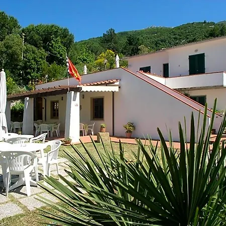 Dei Limoni Couette-café 3*
