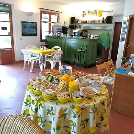 Couette-café Dei Limoni 3*